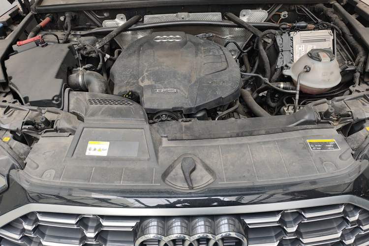 Used Audi Q5L 2022 Updated 40T Luxury Dynamic Edition Engine Bay