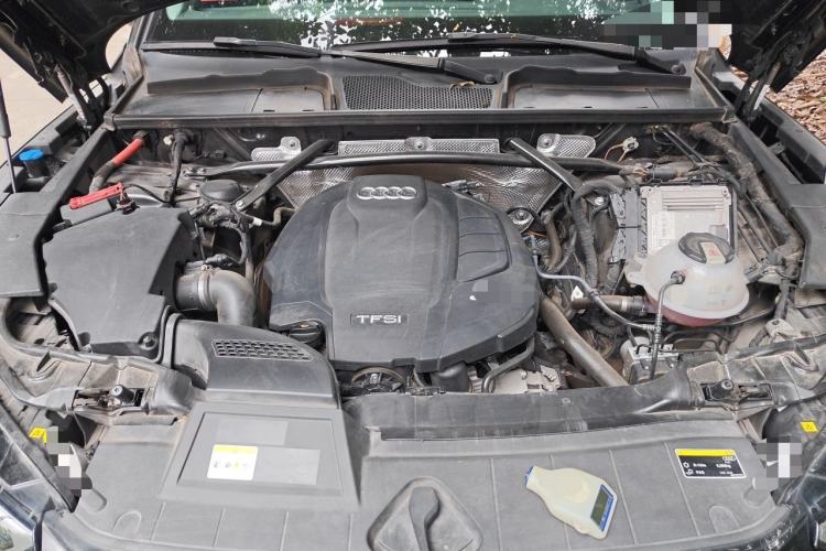 Used Audi Q5L 2022 40T Luxury Dynamic Model Engine Bay