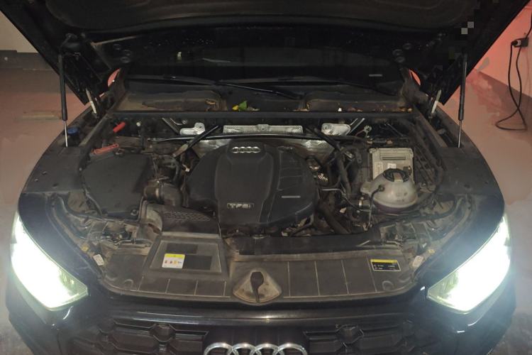 Used Audi Q5L 2022 40T Luxury Dynamic Model Engine Bay