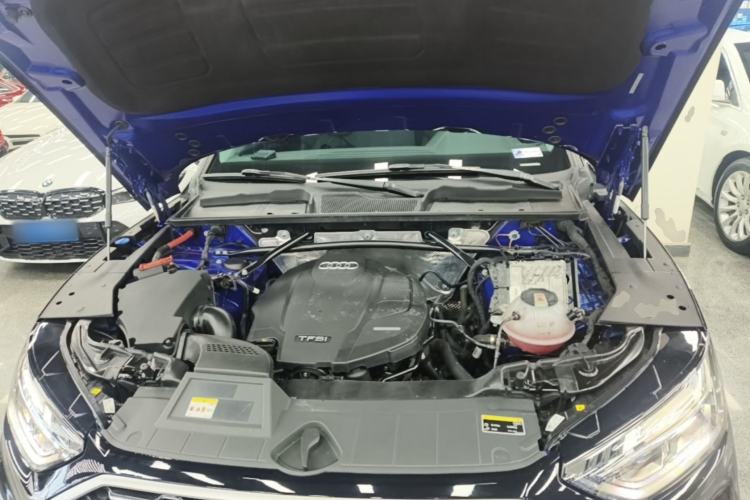 Used Audi Q5L 2022 45T Luxury Dynamic Model Engine Bay