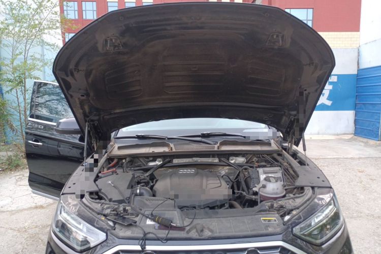 Used Audi Q5L 2022 40T Fashionable and Dynamic Model Engine Bay