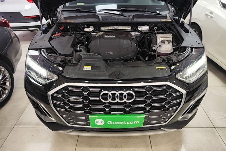 Used Audi Q5L 2022 40T Fashionable and Dynamic Model Engine Bay