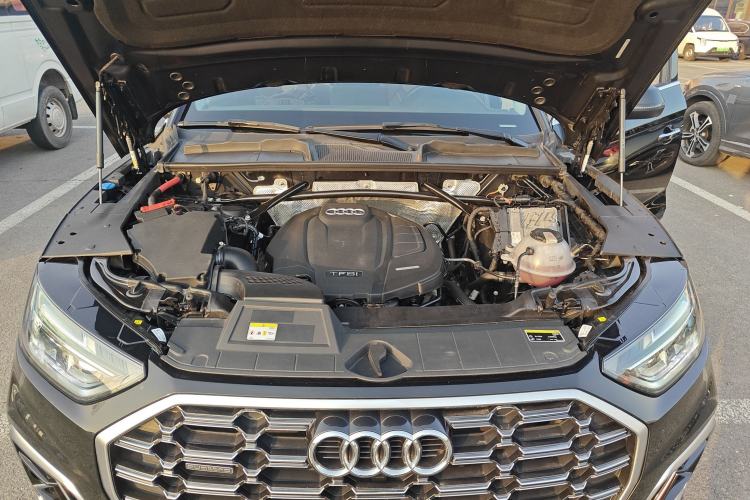 Used Audi Q5L 2022 45T Luxury Dynamic Model Engine Bay