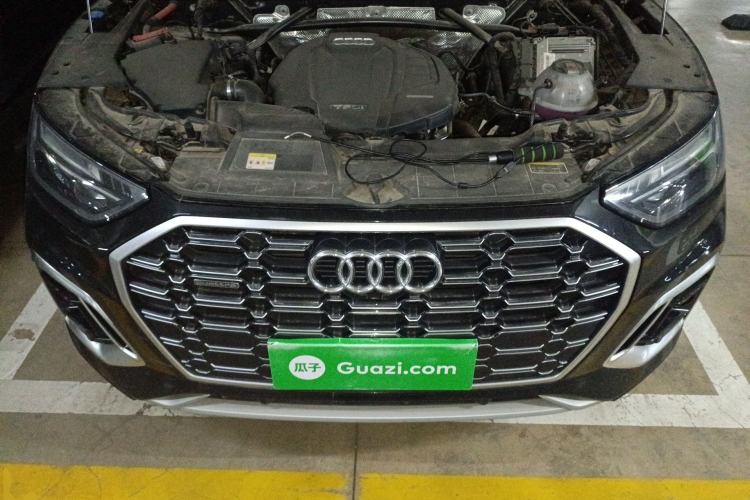 Used Audi Q5L 2022 40T Fashionable and Dynamic Model Engine Bay