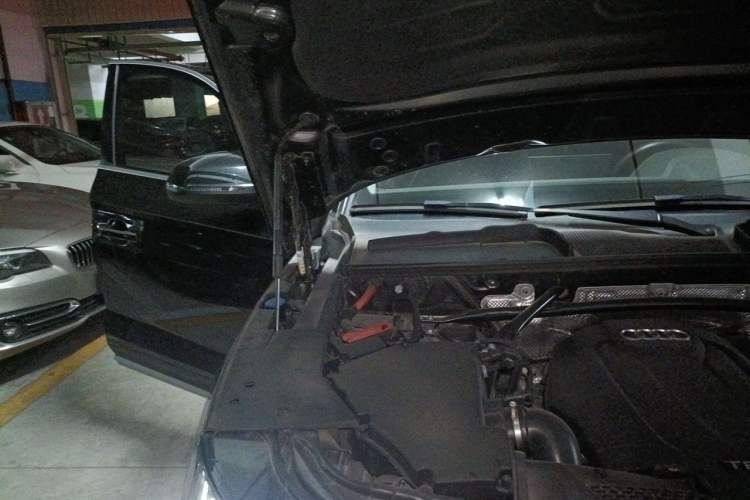 Used Audi Q5L 2022 Updated 40T Luxury Dynamic Edition Engine Bay Right