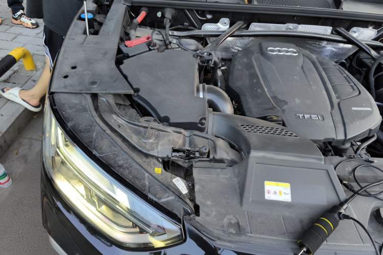 Used Audi Q5L 2022 Updated 45T Luxury Dynamic Version Engine Bay Right