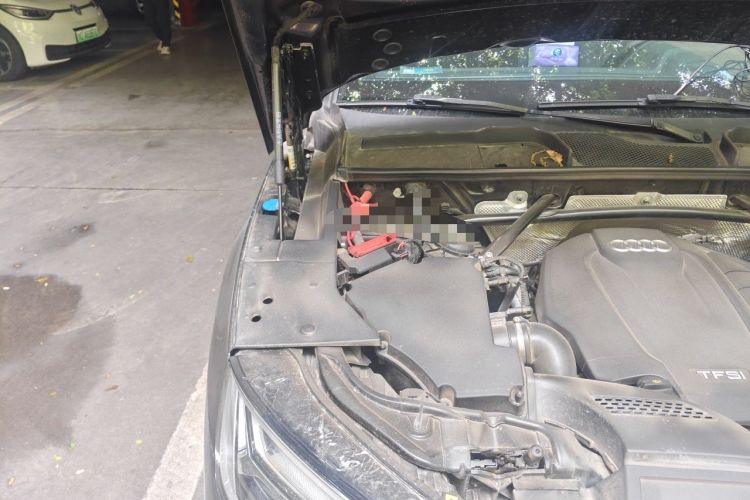 Used Audi Q5L 2022 Updated 40T Luxury Dynamic Edition Engine Bay Right