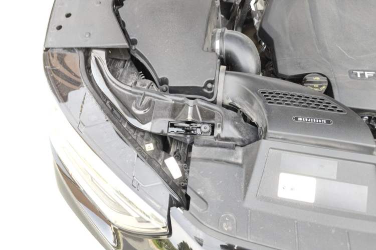 Used Audi Q5L 2022 Updated 45T Luxury Dynamic Version Engine Bay Right