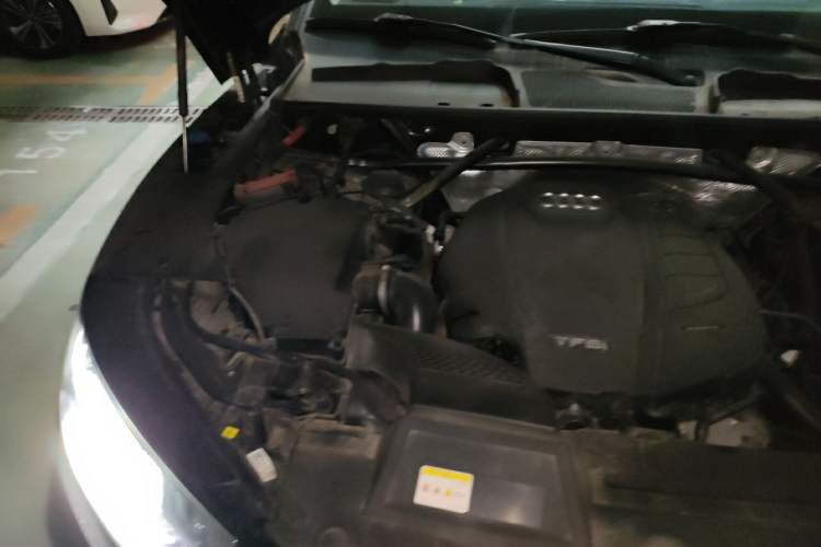 Used Audi Q5L 2022 Updated 40T Luxury Dynamic Edition Engine Bay Right
