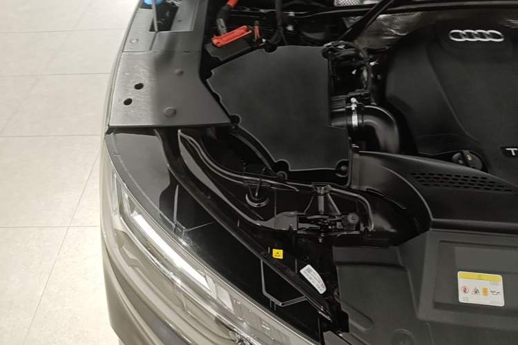 Used Audi Q5L 2022 40T Luxury Dynamic Model Engine Bay Right