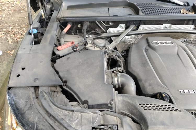 Used Audi Q5L 2022 40T Luxury Elegant Model Engine Bay Right