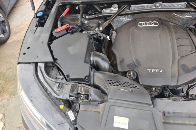 Used Audi Q5L 2022 Updated 45T Luxury Dynamic Version Engine Bay Right