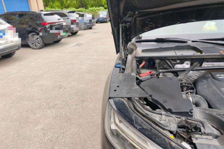Used Audi Q5L 2022 40T Luxury Dynamic Model Engine Bay Right