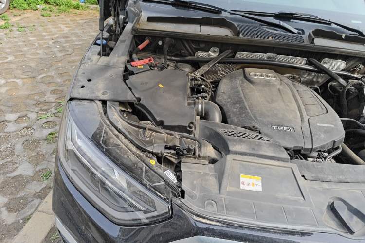 Used Audi Q5L 2022 Updated Version 40T Luxury Elegant Edition Engine Bay Right