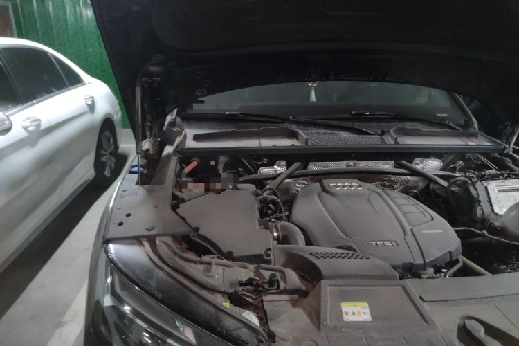 Used Audi Q5L 2022 40T Fashionable and Elegant Model Engine Bay Right