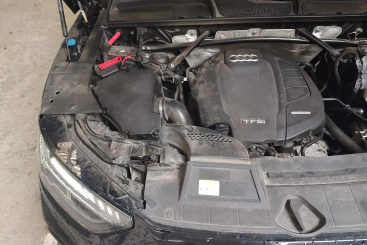 Used Audi Q5L 2022 Updated 45T Luxury Dynamic Version Engine Bay Right