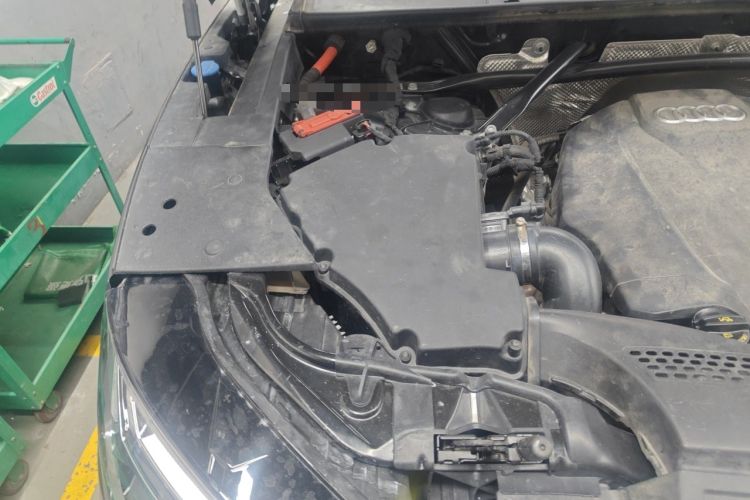 Used Audi Q5L 2022 40T Fashionable and Elegant Model Engine Bay Right