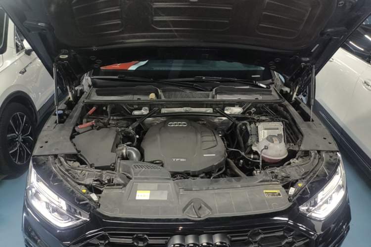 Used Audi Q5L 2022 Updated Version 40T Luxury Elegant Edition Engine Bay