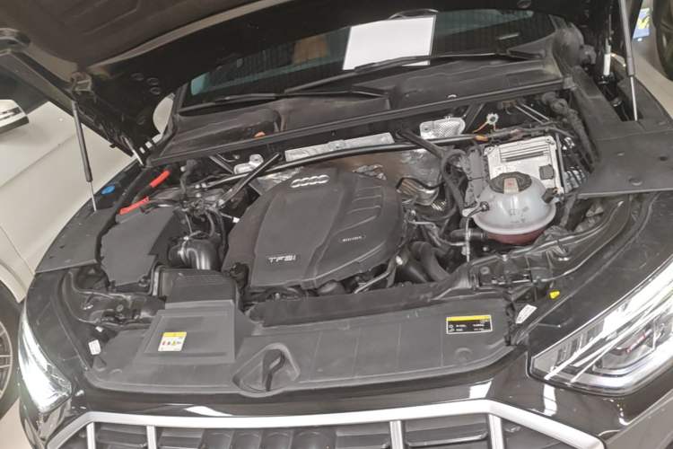 Used Audi Q5L 2022 Updated Version 40T Luxury Elegant Edition Engine Bay
