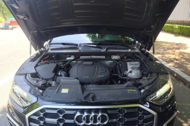 Used Audi Q5L 2022 40T Luxury Dynamic Model Engine Bay