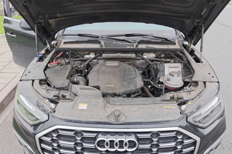 Used Audi Q5L 2022 40T Luxury Dynamic Model Engine Bay