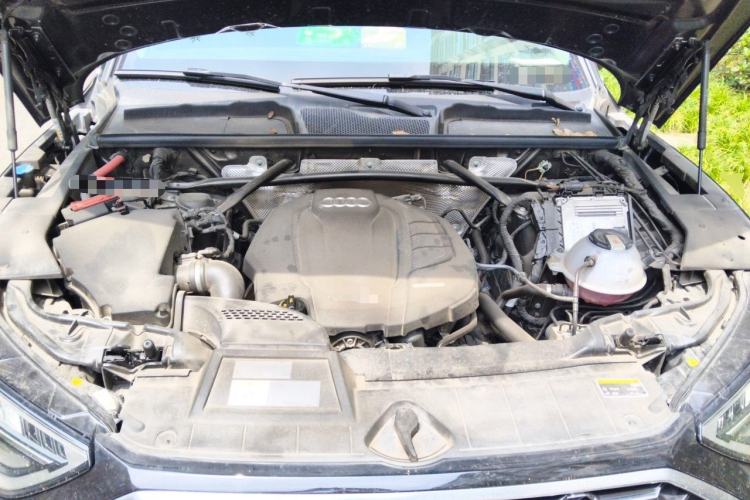 Used Audi Q5L 2022 40T Luxury Dynamic Model Engine Bay