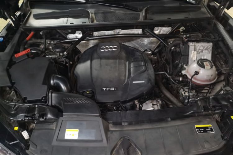 Used Audi Q5L 2022 45T Luxury Dynamic Model Engine Bay