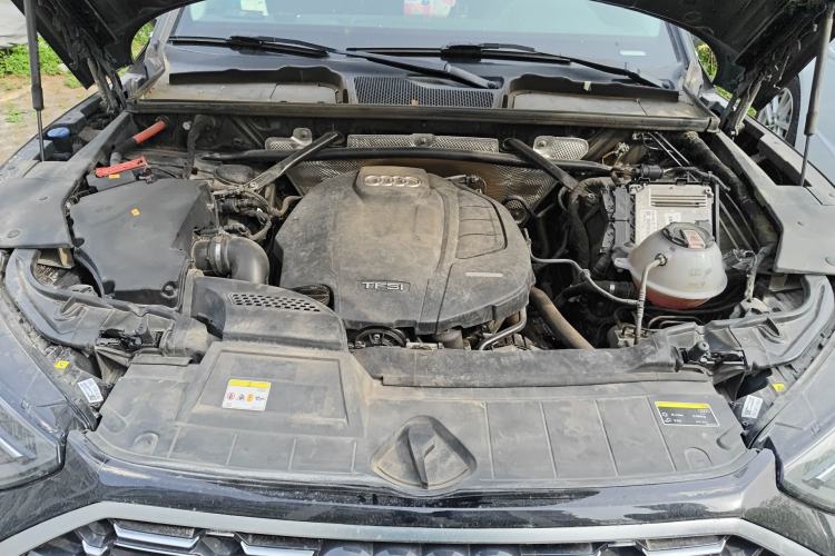Used Audi Q5L 2022 Updated Version 40T Luxury Elegant Edition Engine Bay