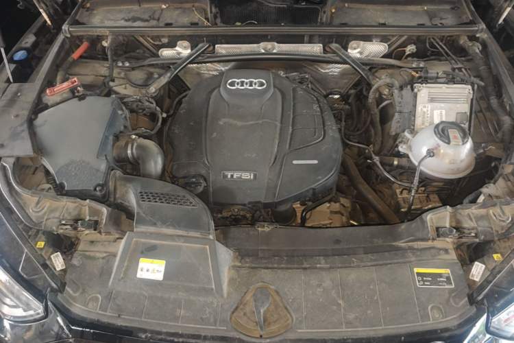 Used Audi Q5L 2022 Updated 40T Luxury Dynamic Edition Engine Bay