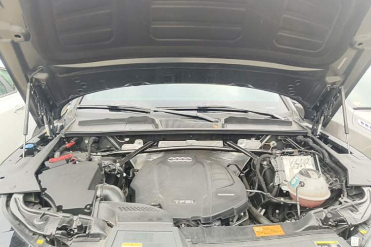 Used Audi Q5L 2022 Updated 45T Luxury Dynamic Version Engine Bay