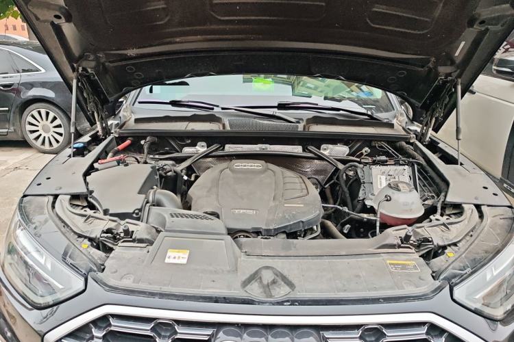 Used Audi Q5L 2022 45T Luxury Dynamic Model Engine Bay