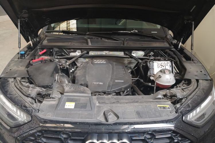 Used Audi Q5L 2022 Updated 45T Luxury Dynamic Version Engine Bay