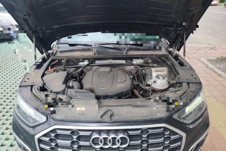 Used Audi Q5L 2022 40T Luxury Dynamic Model Engine Bay