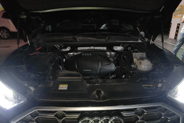 Used Audi Q5L 2022 45T Luxury Dynamic Model Engine Bay