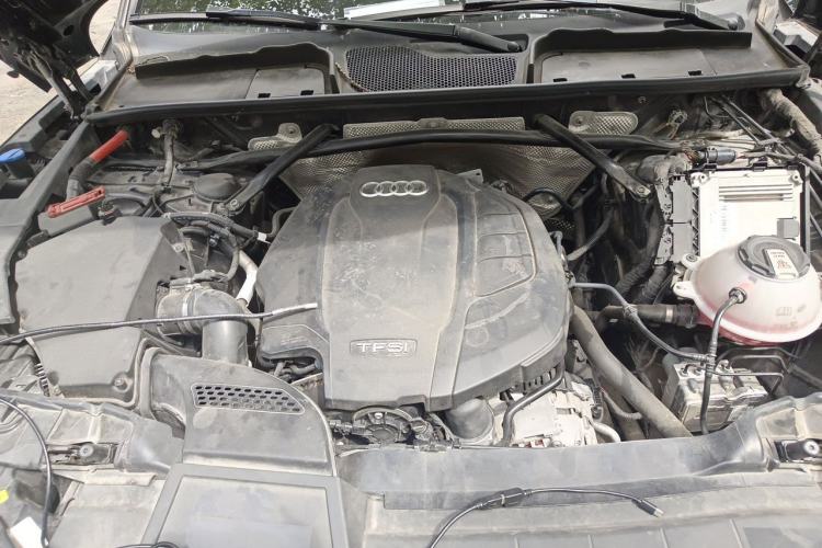 Used Audi Q5L 2022 40T Fashionable and Dynamic Model Engine Bay