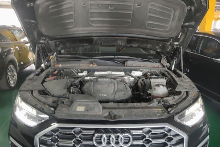 Used Audi Q5L 2022 Updated 40T Luxury Dynamic Edition Engine Bay