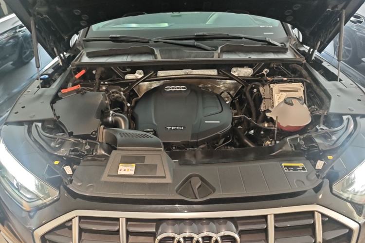 Used Audi Q5L 2022 40T Luxury Elegant Model Engine Bay