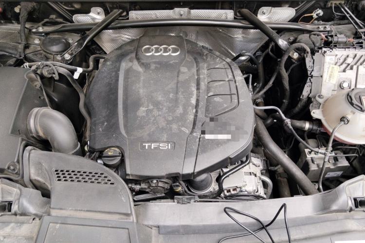 Used Audi Q5L 2022 45T Luxury Dynamic Model Engine Bay