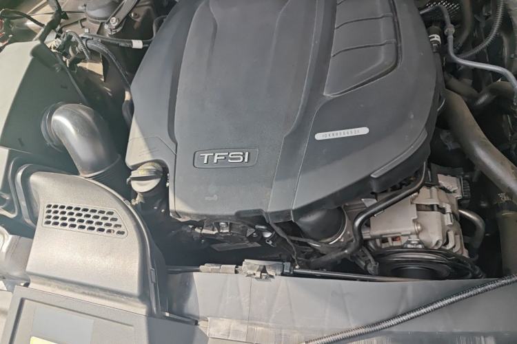 Used Audi Q5L 2022 Updated Version 40T Luxury Elegant Edition Engine Bay