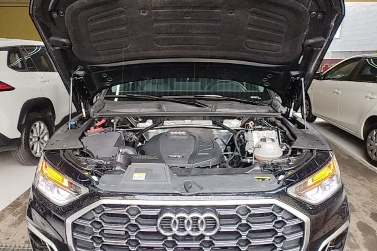 Used Audi Q5L 2022 45T Luxury Dynamic Model Engine Bay
