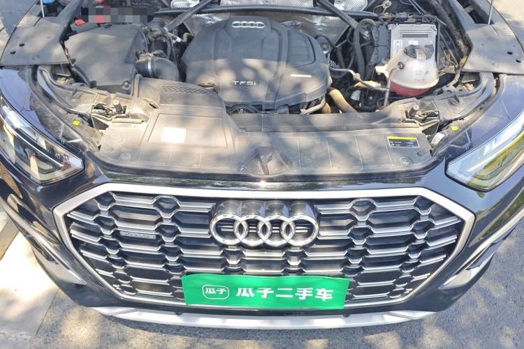 Used Audi Q5L 2022 40T Luxury Dynamic Model Engine Bay