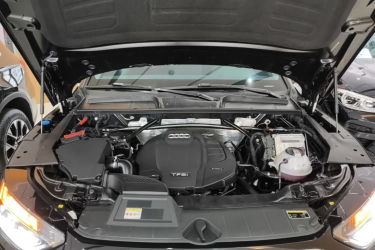 Used Audi Q5L 2022 Updated Version 40T Luxury Elegant Edition Engine Bay