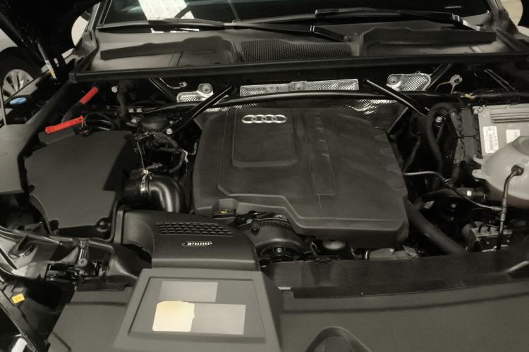 Used Audi Q5L 2022 40T Fashionable and Dynamic Model Engine Bay