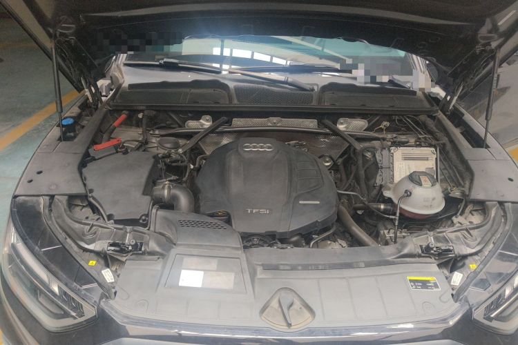 Used Audi Q5L 2022 40T Luxury Dynamic Model Engine Bay