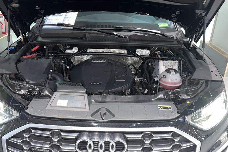 Used Audi Q5L 2022 45T Luxury Dynamic Model Engine Bay