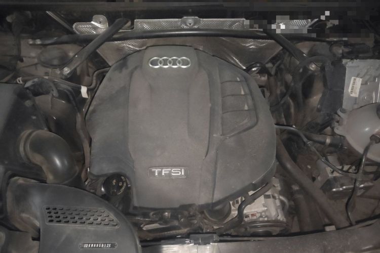 Used Audi Q5L 2022 45T Luxury Dynamic Model Engine Bay