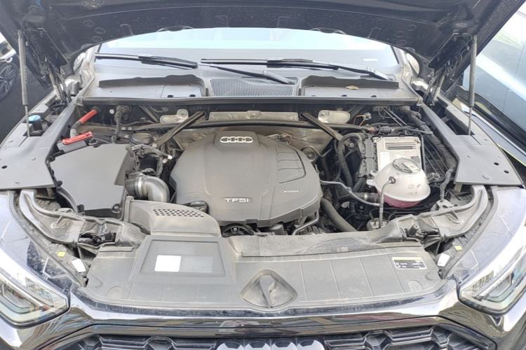 Used Audi Q5L 2022 Updated 40T Luxury Dynamic Edition Engine Bay