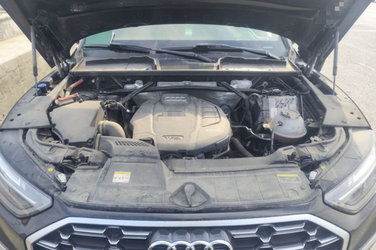 Used Audi Q5L 2022 45T Luxury Dynamic Model Engine Bay