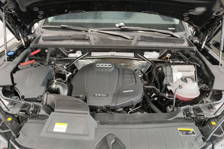 Used Audi Q5L 2022 40T Luxury Dynamic Model Engine Bay