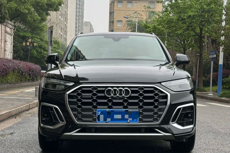 Used Audi Q5L 2022 40T Luxury Dynamic Model Engine Bay